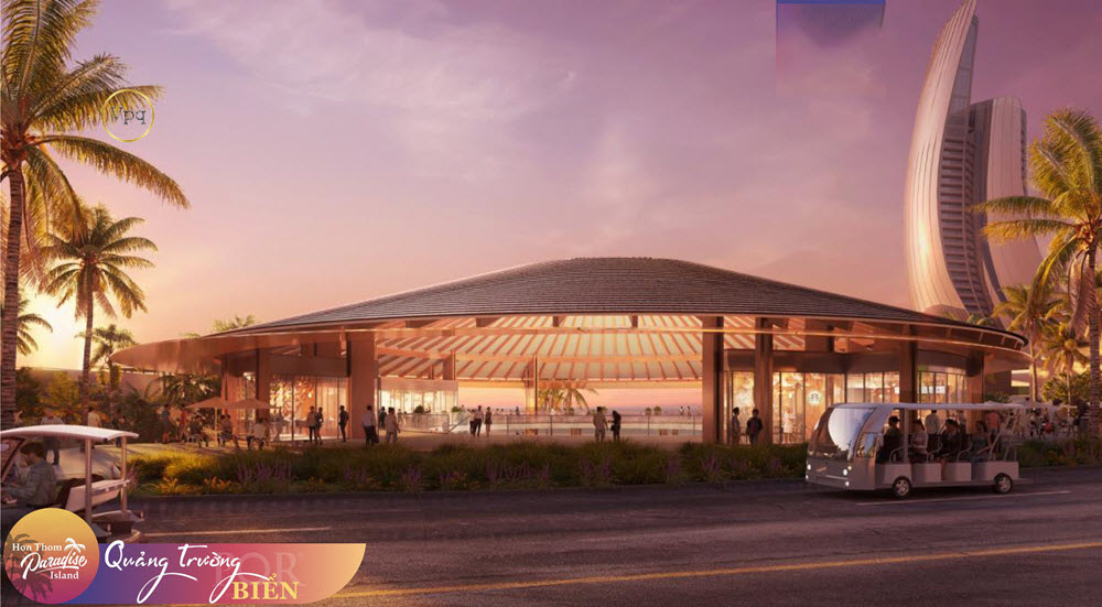 Quảng trường biển của Biệt thự Comercial Villas tiếp gi&aacute;p với t&ograve;a nh&agrave; C&aacute;nh Buồm biểu tượng của H&ograve;n Thơm
